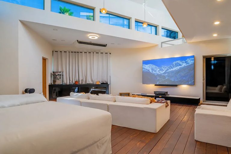 Theater Suite